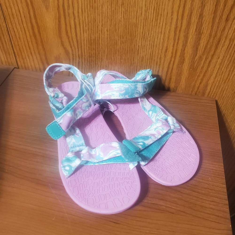 New with tags sandals - Picture 4 of 6